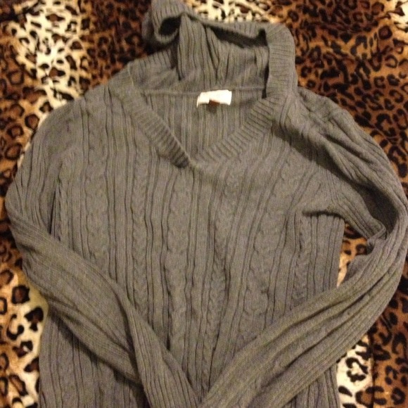 Hooded sweater