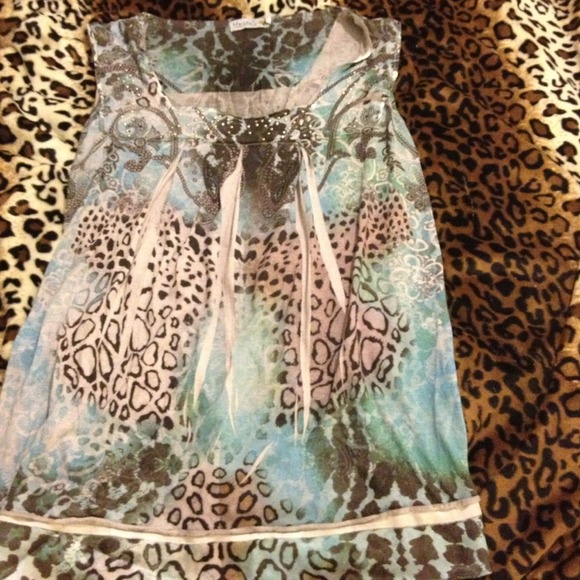 Gently used paisley top