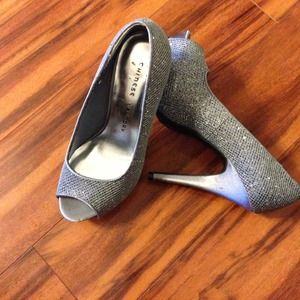 Pretty hot 🔥 high heel