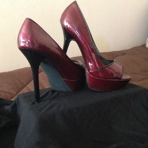 Carlos Santana Dark Red Pumps