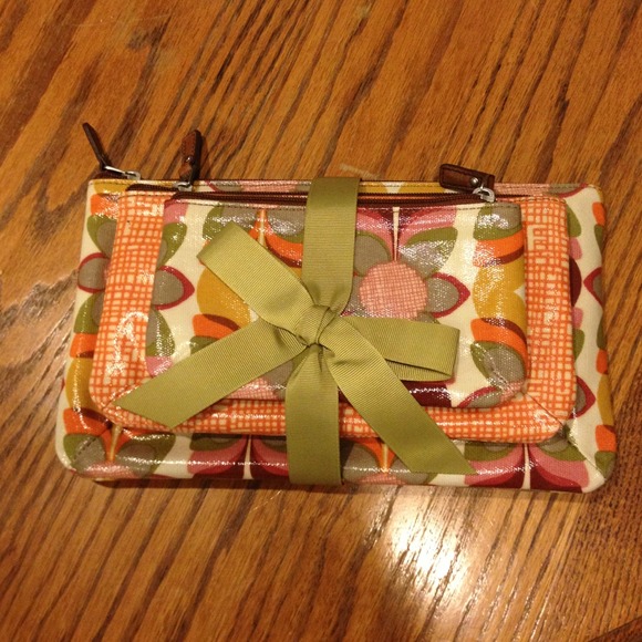 3 - NWOT Fossil vinyl clutches
