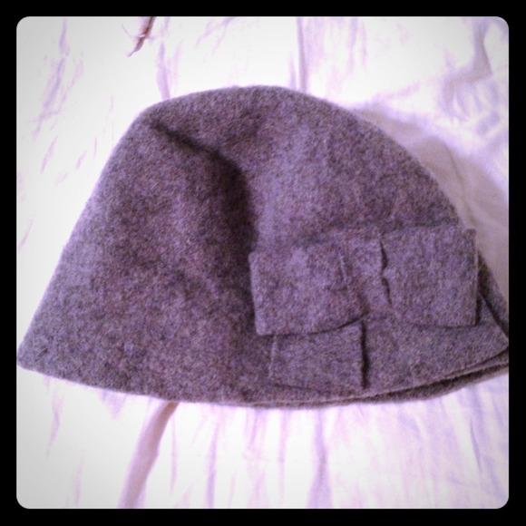 Grey bow wool hat