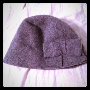 Grey bow wool hat