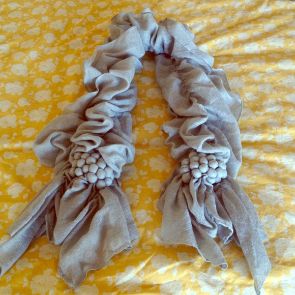 💛SOLD!💛 Grape cluster scarf