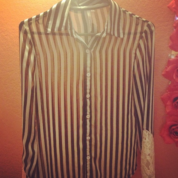 B&W sheer striped long sleeve - Picture 2 of 3