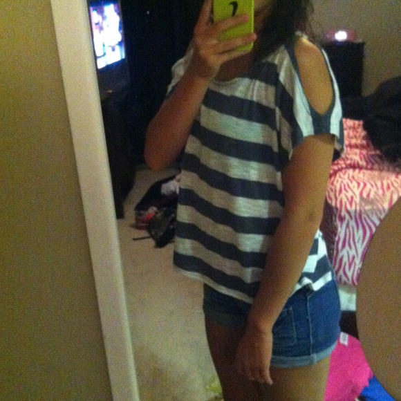 Grey and white open sleeve top - Picture 2 of 3