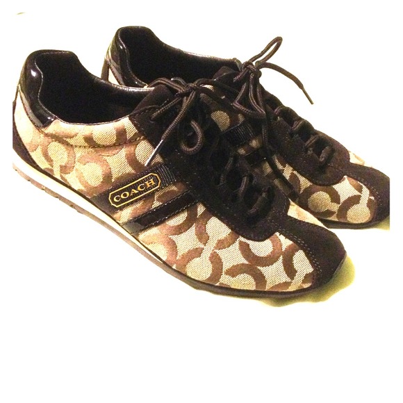 Authentic coach sneakers👠🎀💕