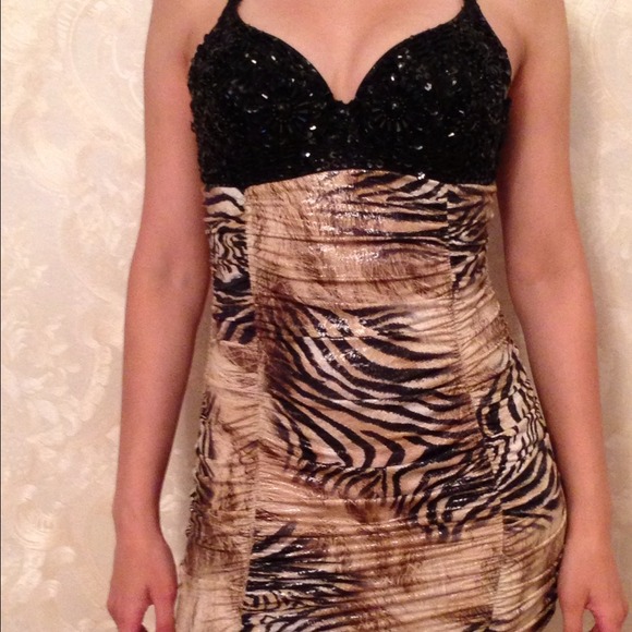 Lovely party dress!