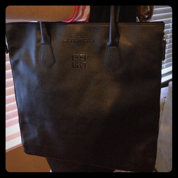 Black tote