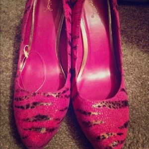 Pink Animal Print Pumps