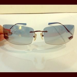 **SOLD ON THREADFLIP**Auth Fendi sunglasses!