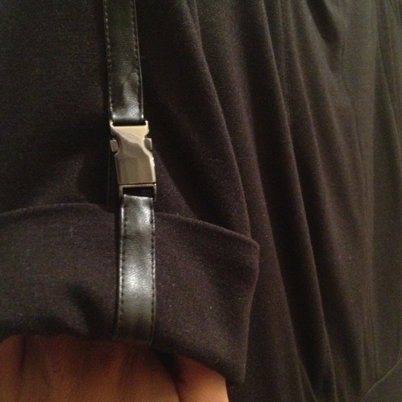 Black leather Vince Camuto dress ! - Picture 4 of 4