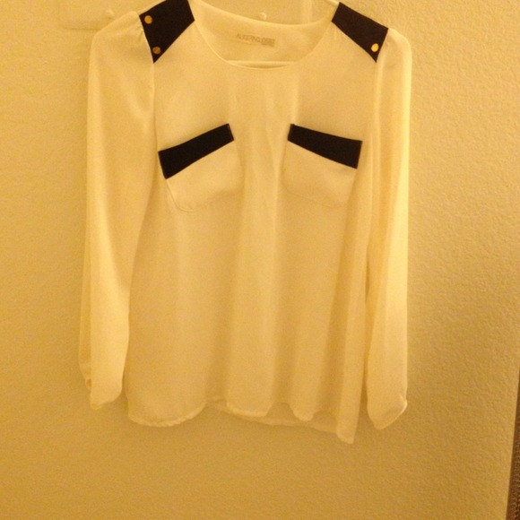 ****Bundled*** Blouse