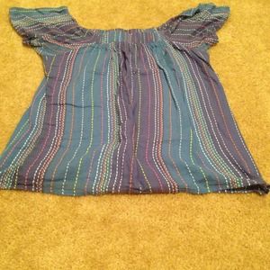 Short sleeved top with stitch design