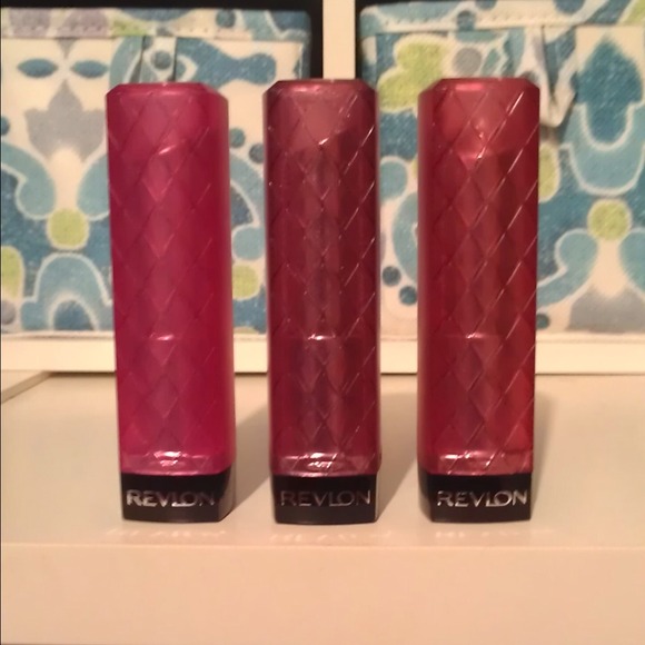 💢SOLD💢Three Revlon Lip Butters