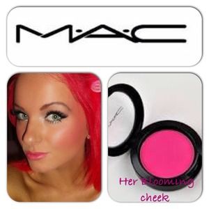 MAC 💗Her Blooming Cheeks