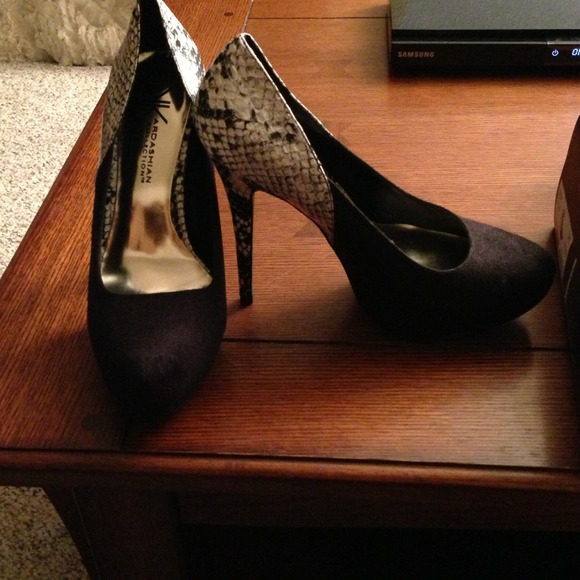 ❌SOLD❌ Kardashian kollection heels 💋