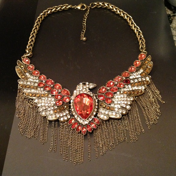 Jewelry - One HIGH QUALITY necklace