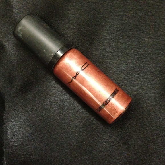 SOLD!MAC Glimmer Shimmer "fashion leader"