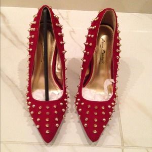 sold in ebay! red pointy studded pumps. size 5.5