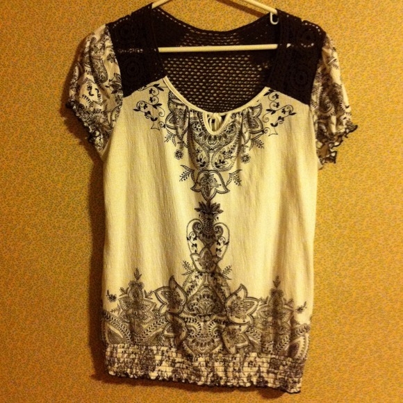 Cato Tee