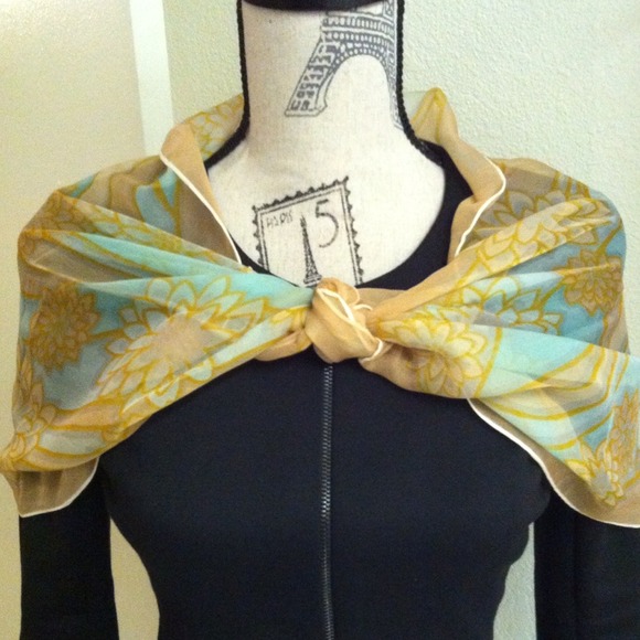 Scarf - Picture 2 of 4