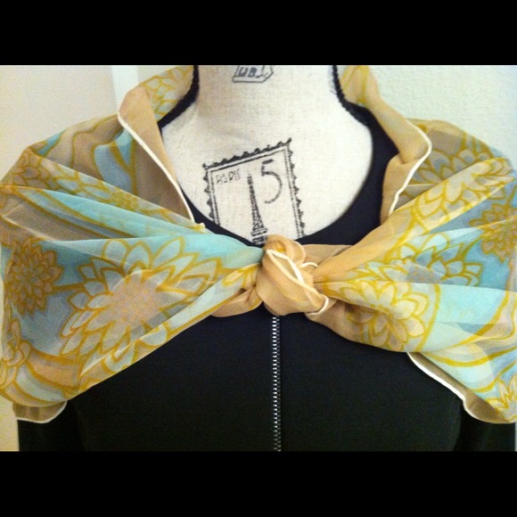 Scarf - Picture 3 of 4