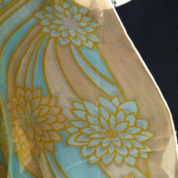 Scarf - Picture 4 of 4