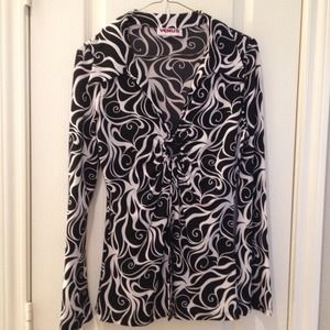 🎽VENUS Black & White Top🎽