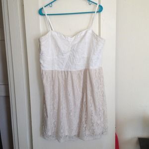 American Eagle White lacy dress