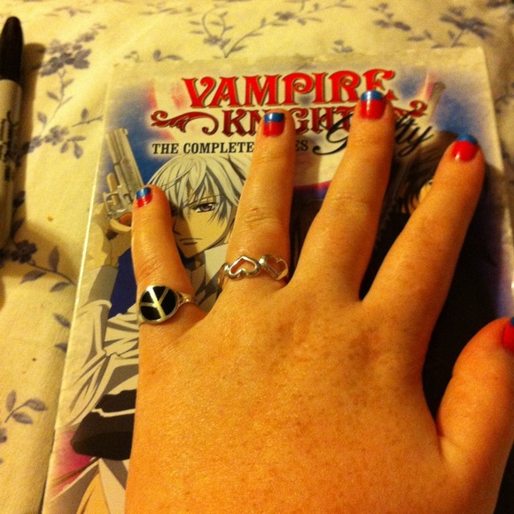 Two rings. - Picture 2 of 2