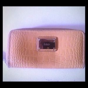 SOLD!!!!!!!!    Liz & Co zip wallet