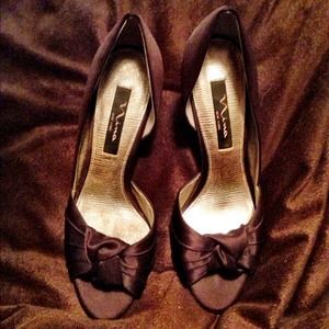 Brown Nina heels- size 8 1/2