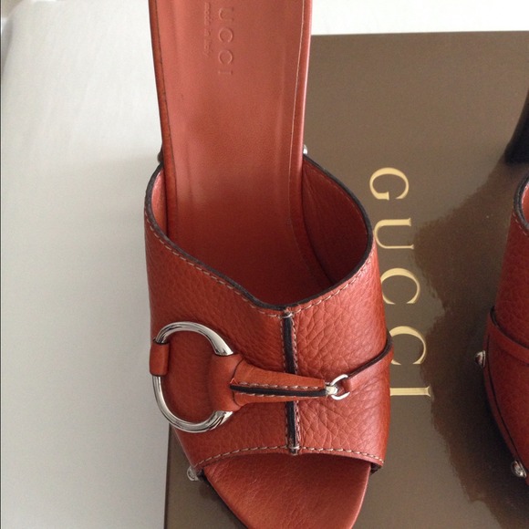 💢SOLD 💢Gucci Horsebit Wooden Clogs - Picture 2 of 3