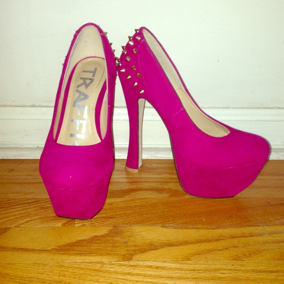 Pink platform heals