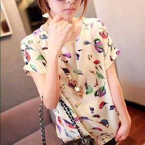 📌Sold -Adorable chiffon top blouse with birds