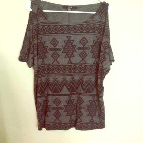 Open shoulder t-shirt