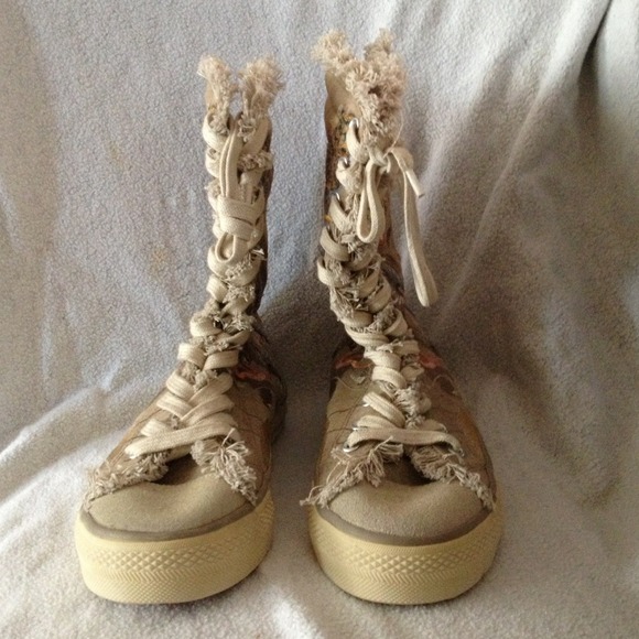 Brand New! Never worn - Picture 2 of 4