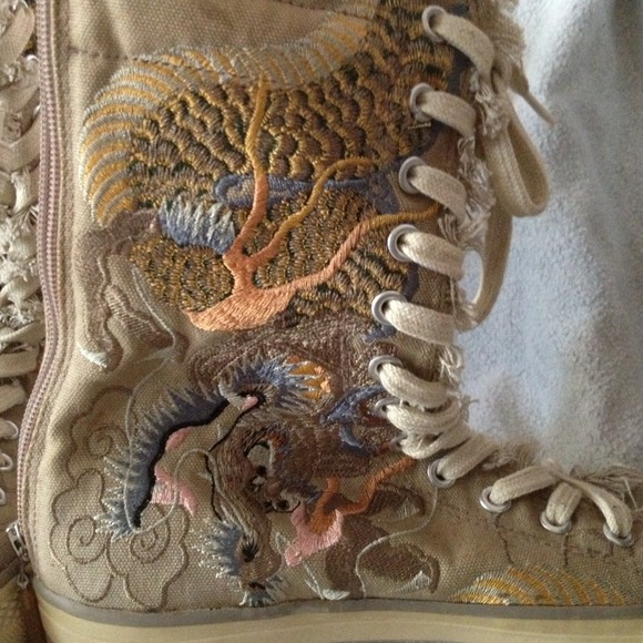 Brand New! Never worn - Picture 4 of 4