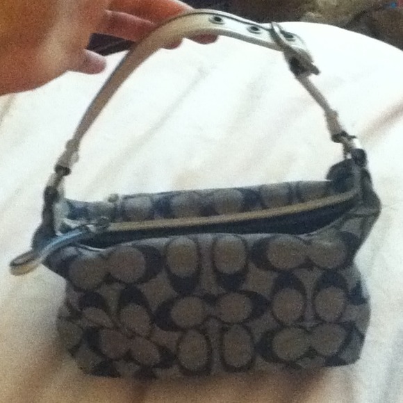 Limited Edition Denim Coach bag. - Picture 3 of 4
