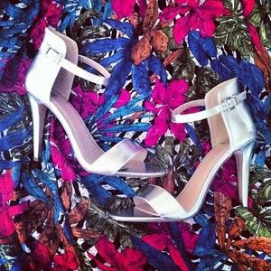 🌹SOLD🌹Metallic Silver Sandals