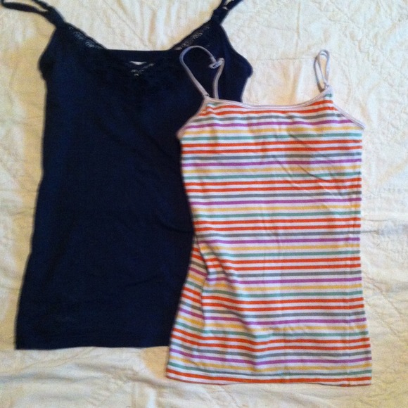 Lot of 2 Aeropostale tank tips. Size small