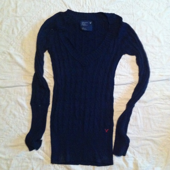 Navy blue American Eagle sweater v neck. Size S