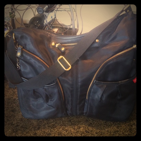 TRADEDw/teresa Skip Hop baby bag.