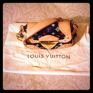 Louis Vuitton Monogram Purse Authentic!!