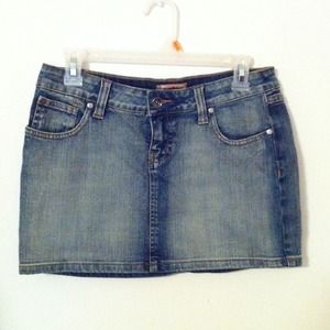 Denim mini skirt!