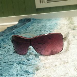 Pink Steve Madden sunglasses