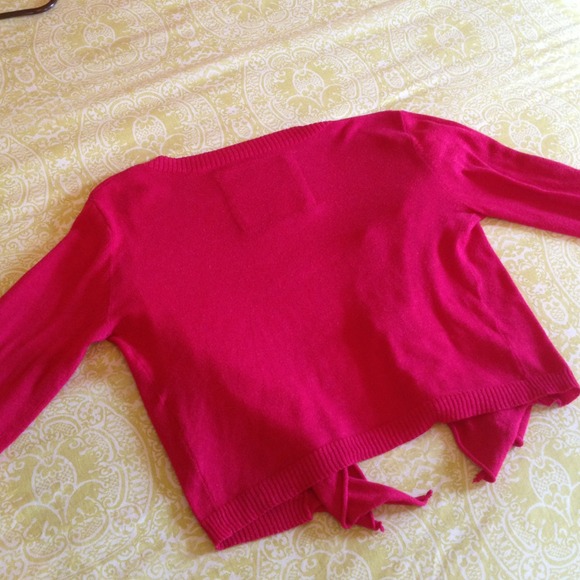 Hot pink ruffled sweater - Picture 3 of 4