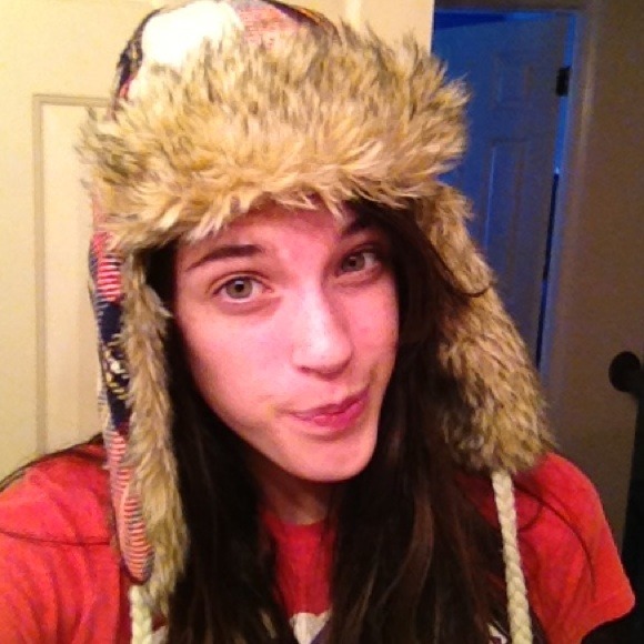 Plaid fuzzy trapper hat with pom poms - Picture 2 of 3