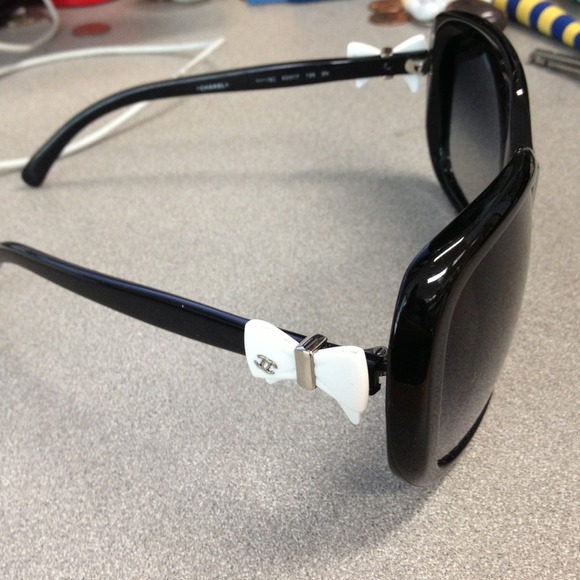 Chanel bow sunglasses - authentic reserved